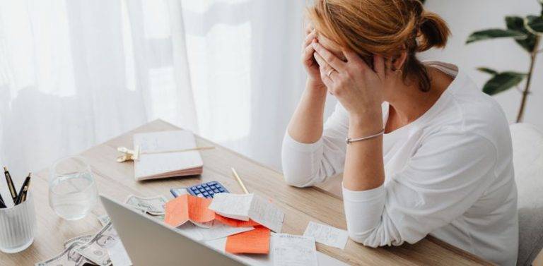 Ako sa zbaviť dlhov komplexný návod pre Slovákov (2026)